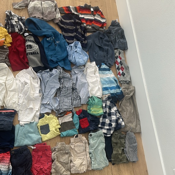 Excellent condition boys clothes size 12mo-3T. The cutest brand name clothes! - Picture 2 of 8